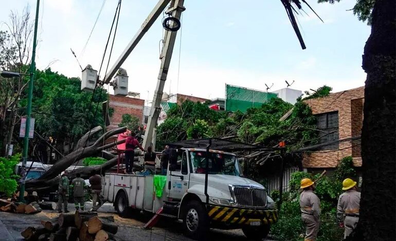 CFE restablece electricidad al 91% tras lluvias; más de 18 mil usuarios resultaron afectados