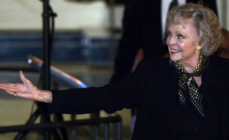 Muere a los 100 años June Lockhart, actriz de «Lassie» y «Perdidos en el espacio»