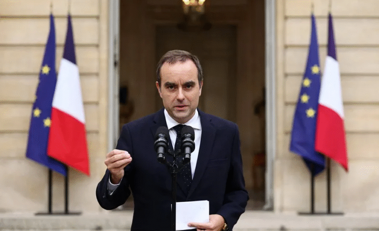 Renuncia primer ministro de Francia horas después de nombrar a su nuevo gabinete