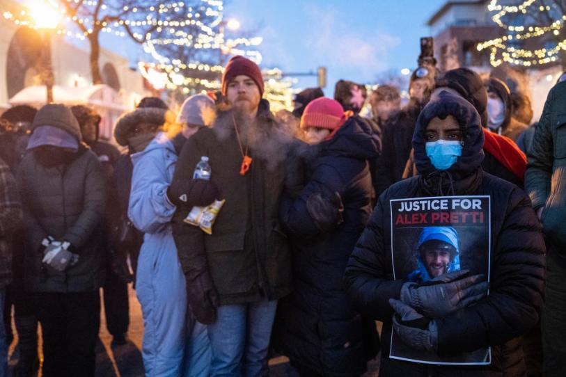 Trump envía a su «zar» antiinmigración a Minnesota tras muerte de manifestante