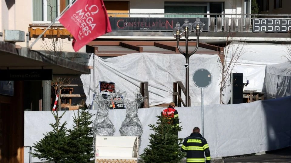 Incendio en bar de Suiza durante festejos de Año Nuevo deja «decenas de muertos» y alrededor de 100 heridos