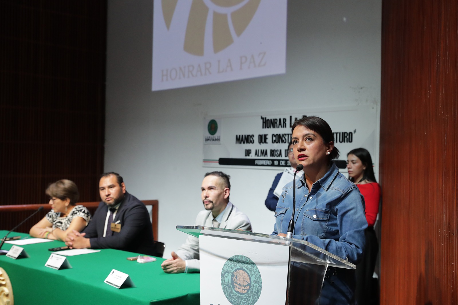 Realiza Alma Rosa de la Vega el encuentro “Honrar la paz: manos que construyen el futuro”