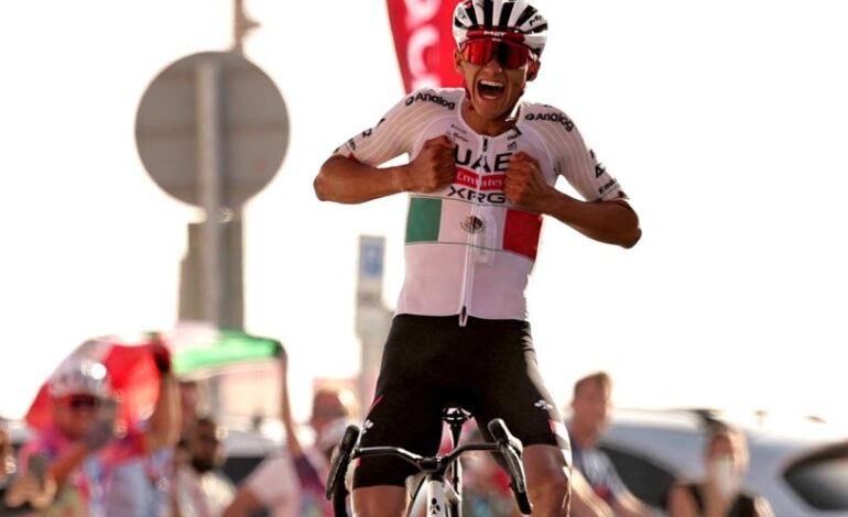 Isaac del Toro conquista Jebel Hafeet, toma el jersey rojo y es campeón virtual del UAE Tour 2026