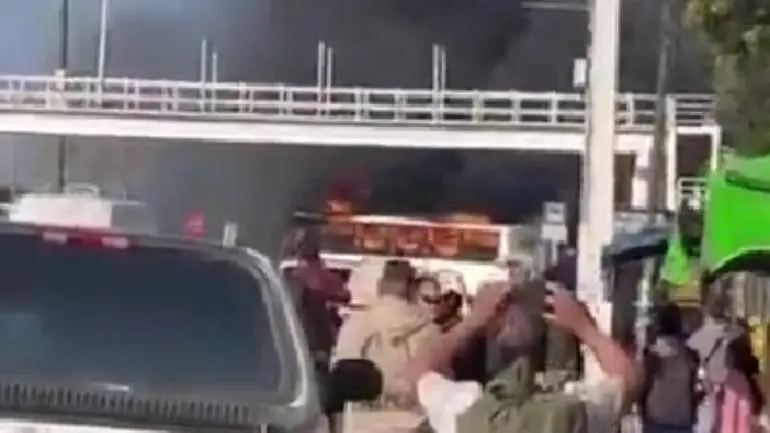 Bloqueos y quema de vehículos en diversas regiones de Jalisco tras operativo federal