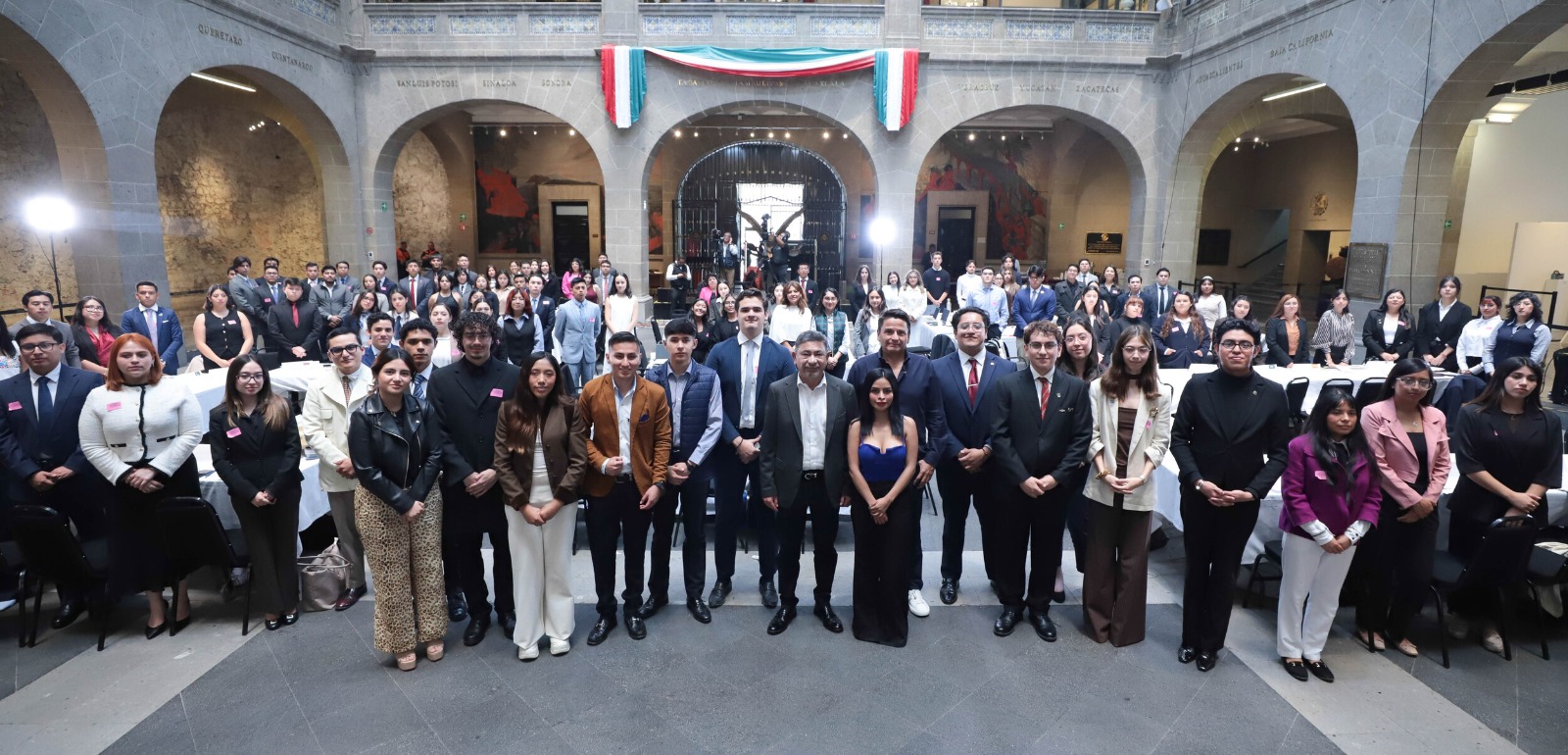 México necesita una generación de jóvenes preparada y comprometida con el bienestar colectivo: Homero Davis
